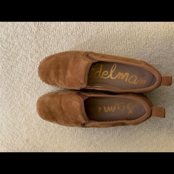 Shoes 👟 - Picture 2 of 5